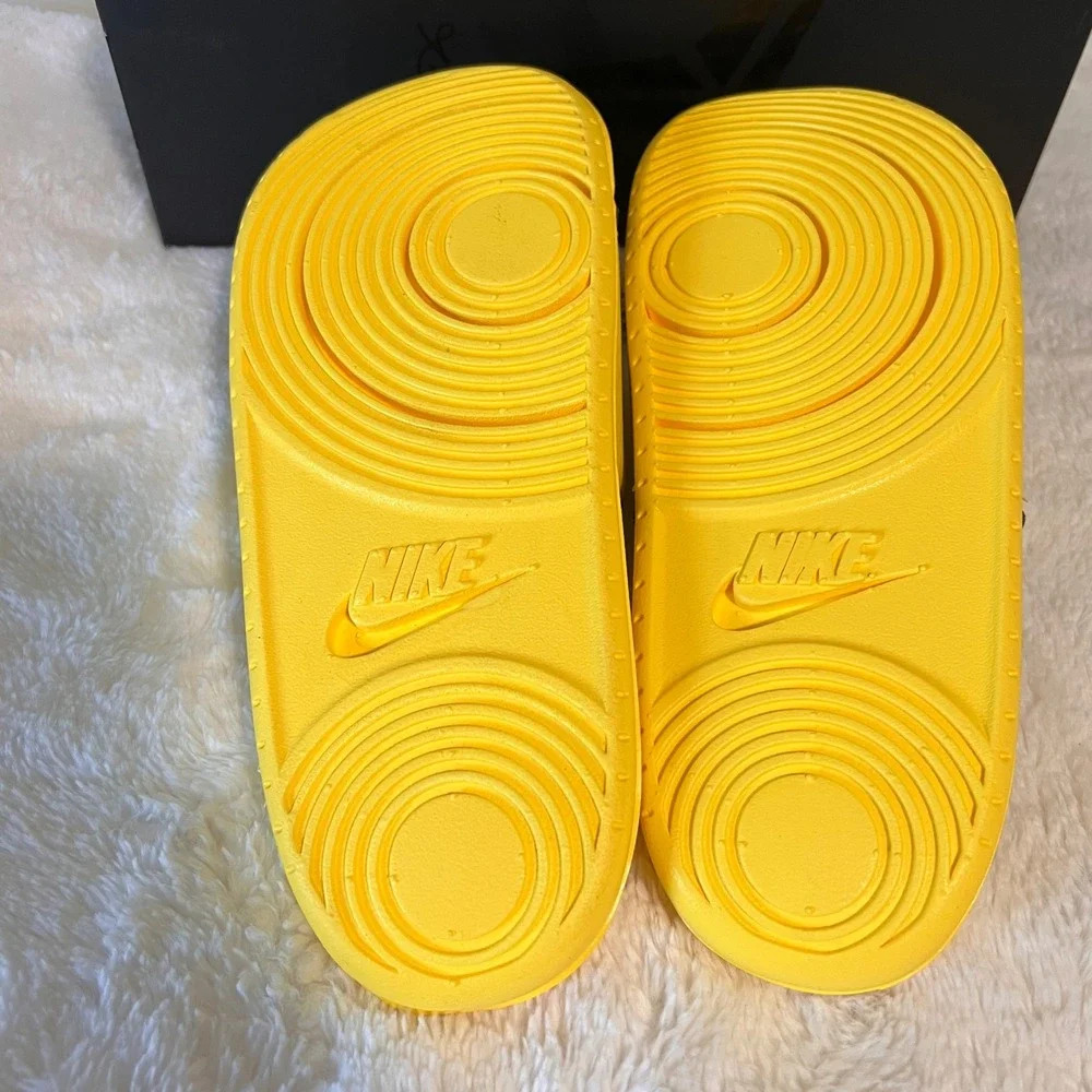 Nike Kobe Offcourt Slide Lightening Black Yellow‎ Men 9/ Women 10 IF2870 700 NWB